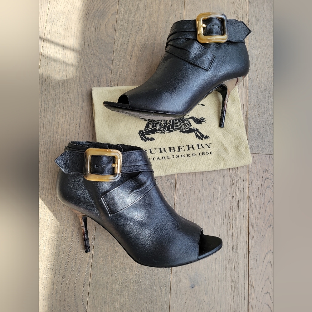 Burberry Sharnford open toe booties (size 40)